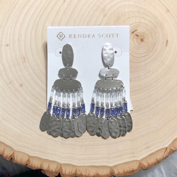 NWT Kendra Scott Oster Silver Statement Dangle Earrings in Lilac Crystal - Picture 4 of 9